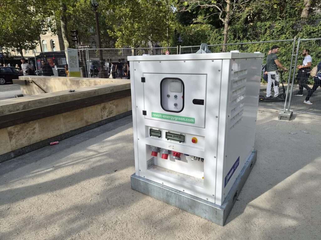 Pack batterie Revolt Energy Green installé pour la visite du pape à Paris