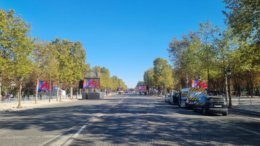 Packs batteries pour l'alimentation d'un événement aux Champs-Élysées à Paris